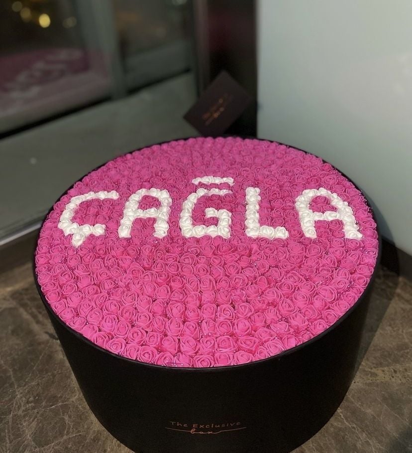 Devasa Silindir Kutu İsim Tasarım