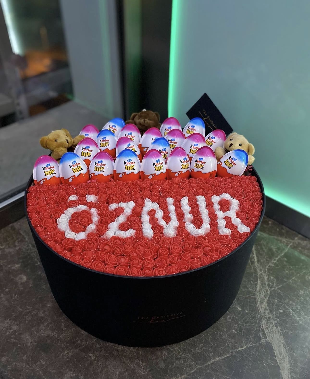 Devasa Silindir Kinder İsim Kutu